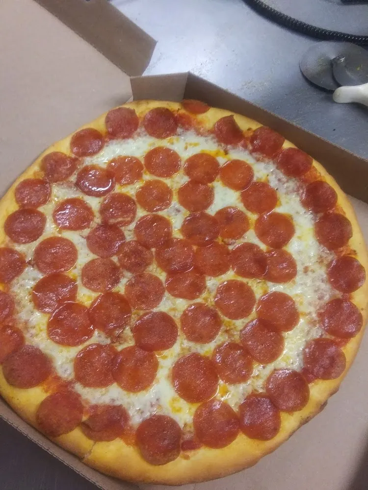 Large Pepperoni Pizza