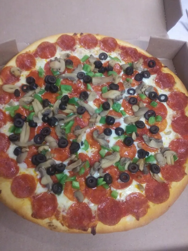 Large Pizza Pepperoni gr Pepper Black Olives